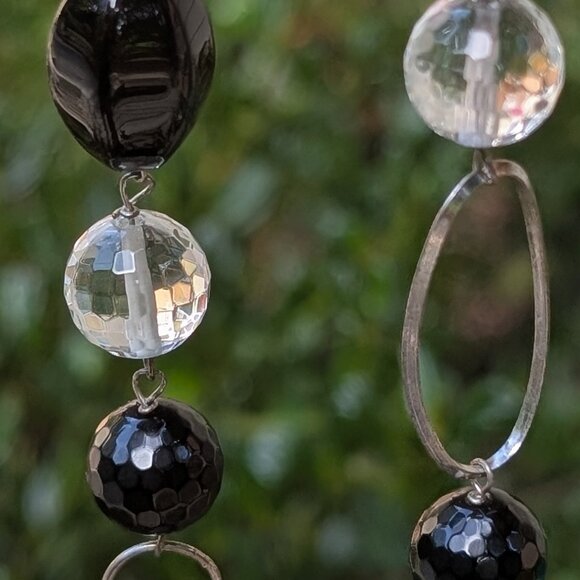 This elegant 36" necklace features a combination of beads and hammered metals - Picture 3 of 5